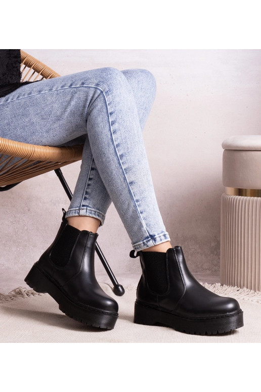 Melnās platformas botki Lessaya