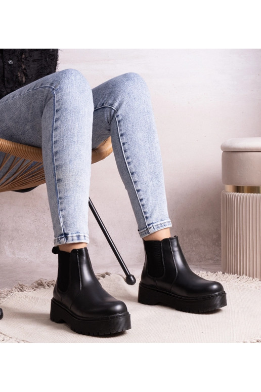 Melnās platformas botki Lessaya