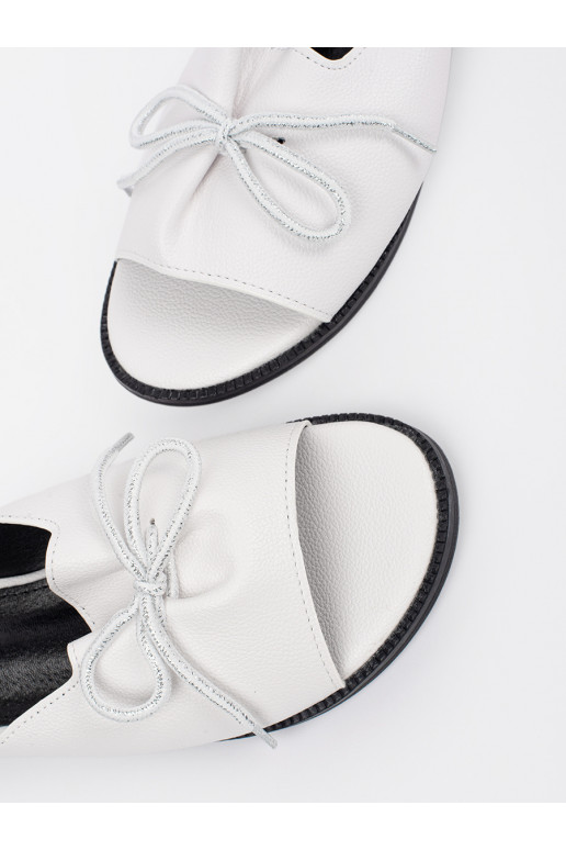 baltas krāsas čības płaksie ar loku baltas krāsas čības płaksie ar loku