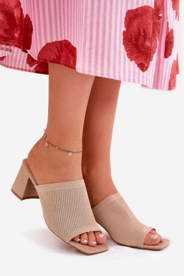 sieviešu čības ar papēdi Typu Słupek smilšu krāsas INenilan