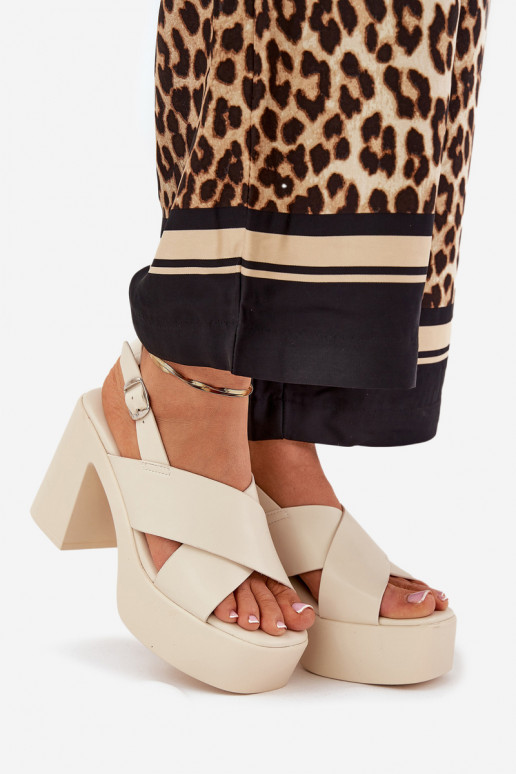 Sieviešu basenes Un platforma no eko ādas Ziloņkaula krāsas Annavin