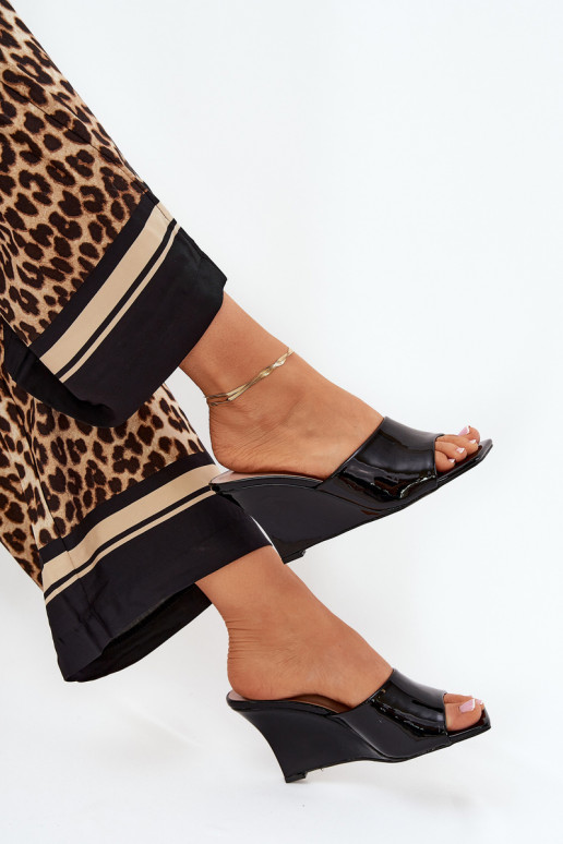 Laque sieviešu čības Uz Ķīļa melnas krāsas Nelithin