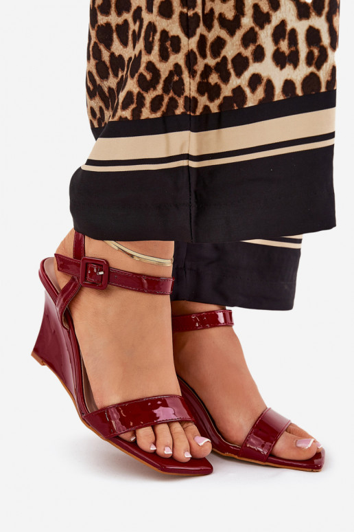 Lakotas basenes Uz Ķīļa bordo krāsas Vliraya