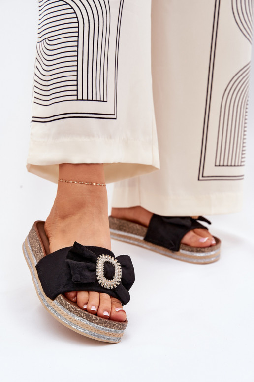 sieviešu čības ar platformu ar bantītēm I Ozdobną Broszką melnas krāsas Lenela