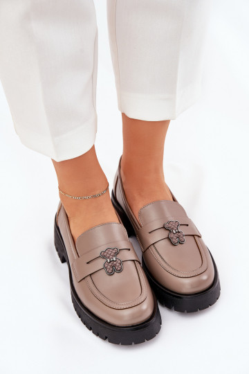 Āda sieviešu mokasīni Z Przypinką Lācis Vinceza 18109 smilšu krāsas