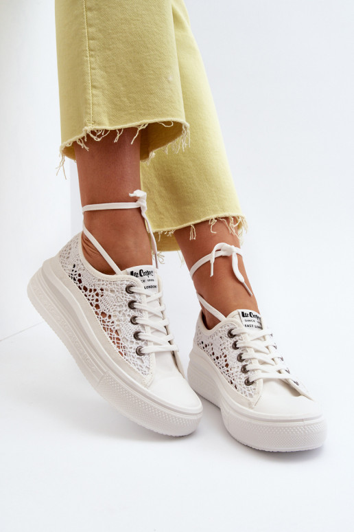 Ar mežģīnēm sieviešu puszābaki Lee Cooper LCIN-23-44-1617 baltas krāsas