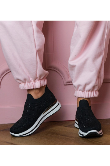 Melnas sieviešu sporta... 2