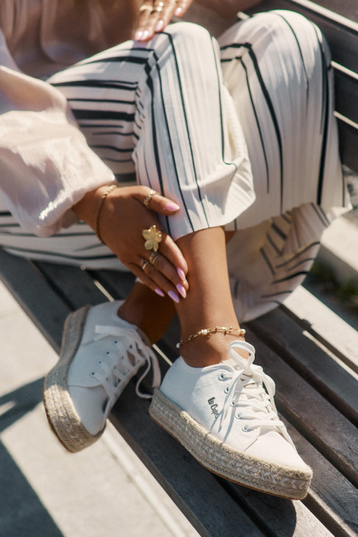 Brīvā laika apavi ar šņorēm Lee Cooper LCIN-25-44-3217 baltā krāsā