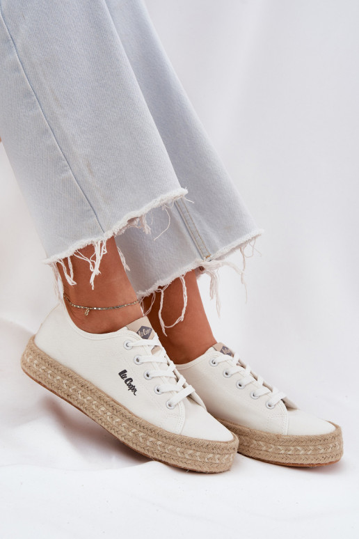 Brīvā laika apavi ar šņorēm Lee Cooper LCIN-25-44-3217 baltā krāsā