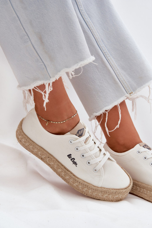 Brīvā laika apavi ar šņorēm Lee Cooper LCIN-25-44-3217 baltā krāsā
