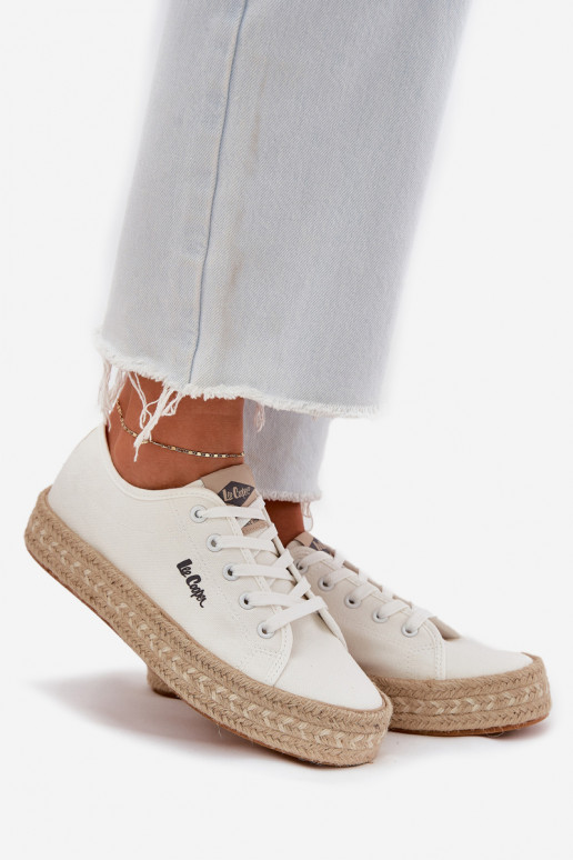Brīvā laika apavi ar šņorēm Lee Cooper LCIN-25-44-3217 baltā krāsā