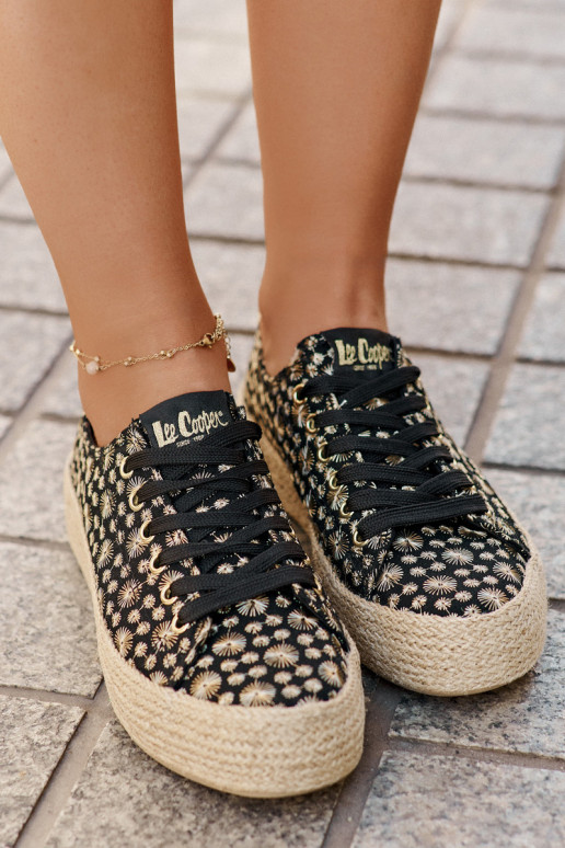 Rakstaini brīvā laika apavi ar platformu Lee Cooper LCIN-25-08-3647L melnā krāsā