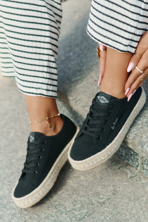 Brīvā laika apavi ar šņorēm Lee Cooper LCIN-25-44-3216 melnā krāsā