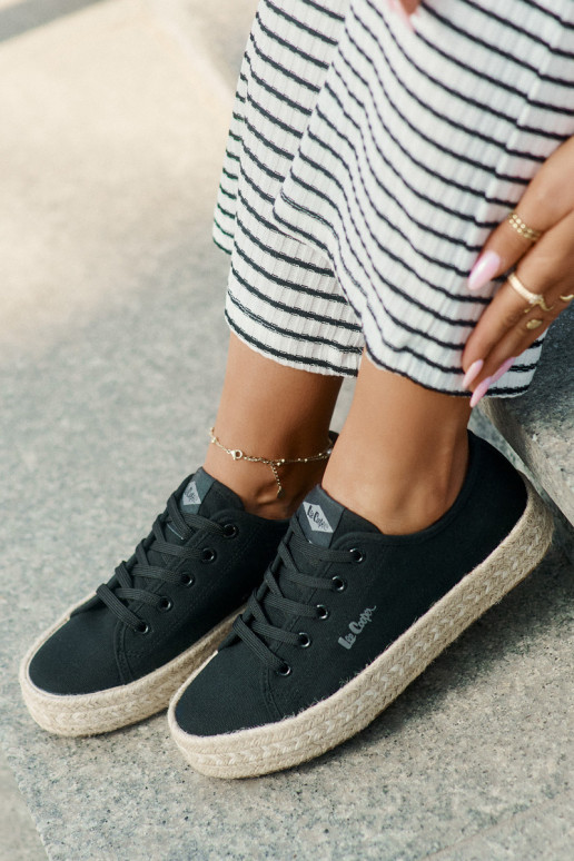 Brīvā laika apavi ar šņorēm Lee Cooper LCIN-25-44-3216 melnā krāsā