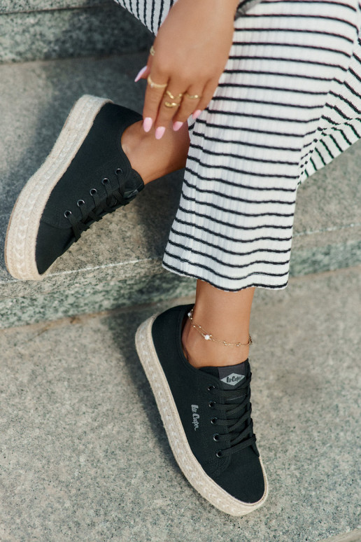 Brīvā laika apavi ar šņorēm Lee Cooper LCIN-25-44-3216 melnā krāsā