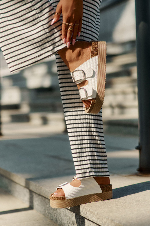 sieviešu čības Platformie ar sprādzēm Lee Cooper LCIN-25-35-3496L baltas krāsas