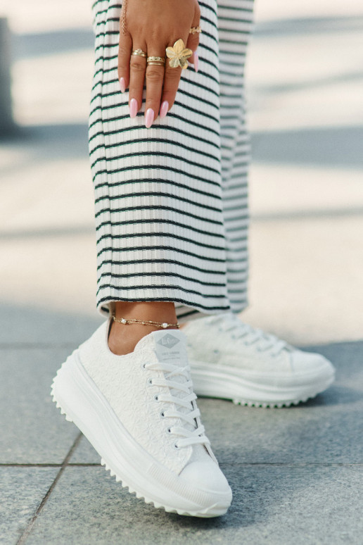 sieviešu puszābaki Z Haftem ar platformu Lee Cooper LCIN-25-31-3465L baltas krāsas