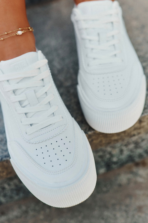 Zems Sneakers modeļa apavi no eko ādas Big Star RR274303 baltas krāsas