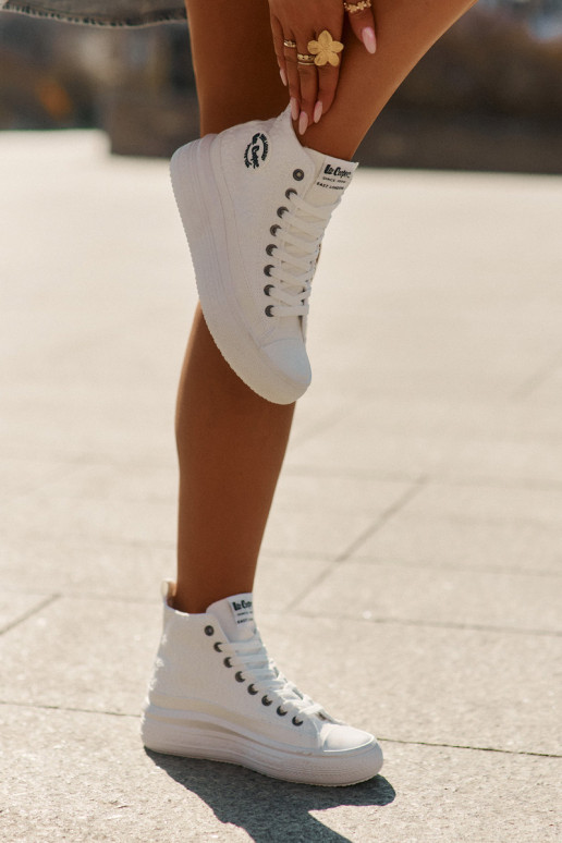 sieviešu puszābaki ar platformu Lee Cooper LCIN-25-44-3209L Biale