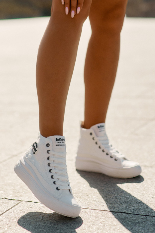 sieviešu puszābaki ar platformu Lee Cooper LCIN-25-44-3209L Biale