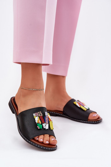 sieviešu čības ar platiem papēžiem ar ornamentiem melnas krāsas Clelione 2