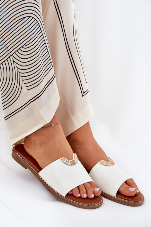 Sieviešu baltas plakanās apavi no...