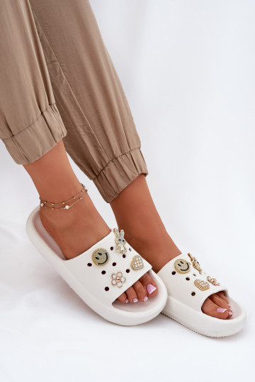 sieviešu čības Vieglas čības uz pirksta Z Przypinkami Vinceza 76055 baltas krāsas