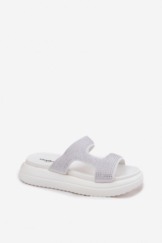 Dekorētas sieviešu čības ar platformu baltas krāsas Jestella Dekorētas sieviešu čības ar platformu baltas krāsas Jestella