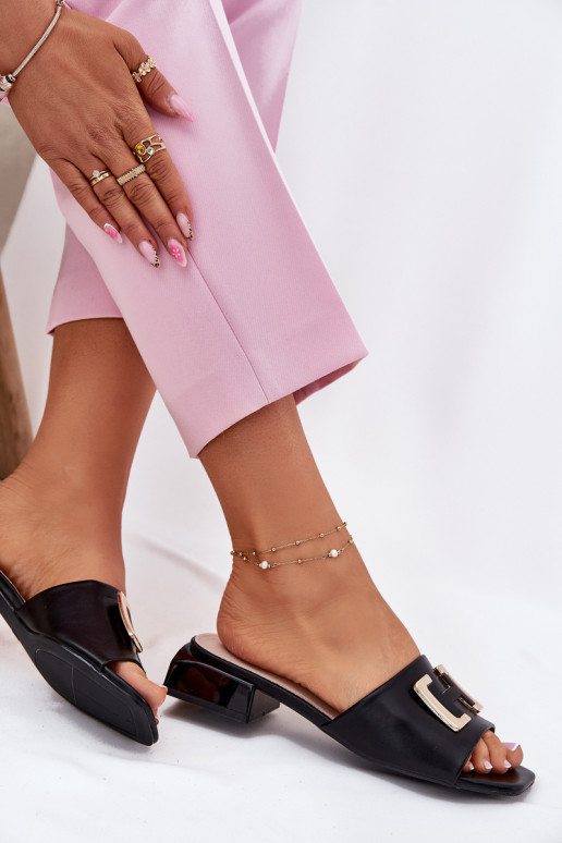 Eleganta stila sieviešu čības Klockā Ze Zelta krāsasm Detalem Vinceza 62229 melnas krāsas Eleganta stila sieviešu čības Klockā Ze Zelta krāsasm Detalem Vinceza 62229 melnas krāsas