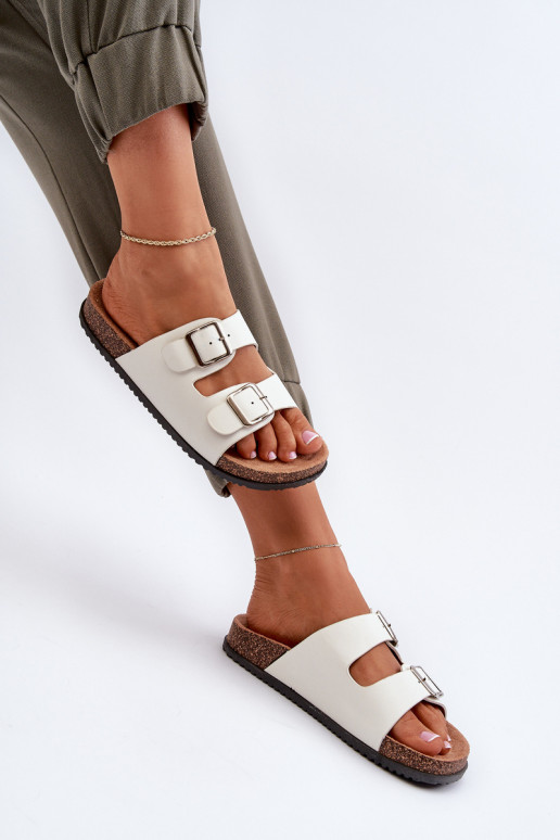 sieviešu čības ar sprādzēm baltas krāsas Oliena