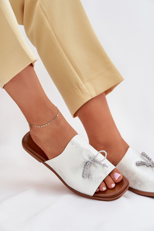 sieviešu čības ar platiem papēžiem Ar greznu INiązaniem Sudraba krāsas Norela sieviešu čības ar platiem papēžiem Ar greznu INiązaniem Sudraba krāsas Norela