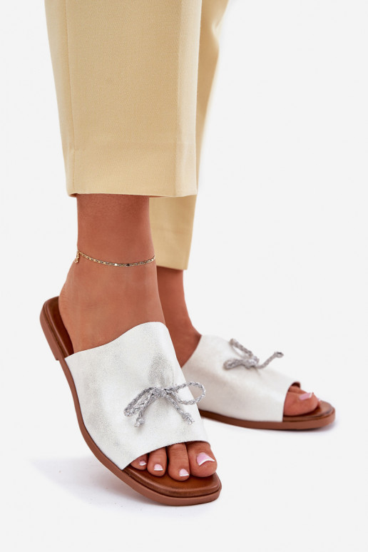 sieviešu čības ar platiem papēžiem Ar greznu INiązaniem Sudraba krāsas Norela sieviešu čības ar platiem papēžiem Ar greznu INiązaniem Sudraba krāsas Norela