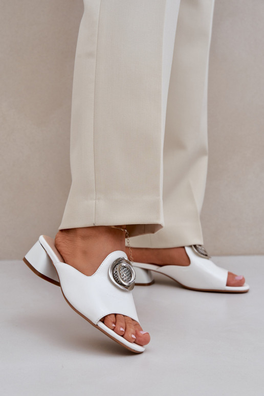 Baltas eleganta stila sieviešu čības... Baltas eleganta stila sieviešu čības...