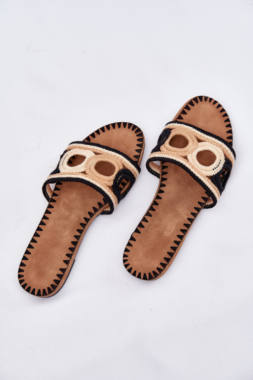 SzydełkoIne sieviešu čības ar platiem papēžiem melnas krāsas Nirina