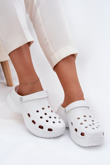 Vieglas čības uz pirksta sieviešu čības Uz masīvas zoles Big Star RR274A119 baltas krāsas