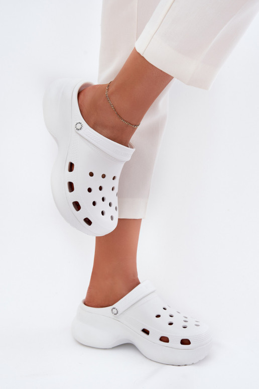 Vieglas čības uz pirksta sieviešu čības Uz masīvas zoles Big Star RR274A119 baltas krāsas