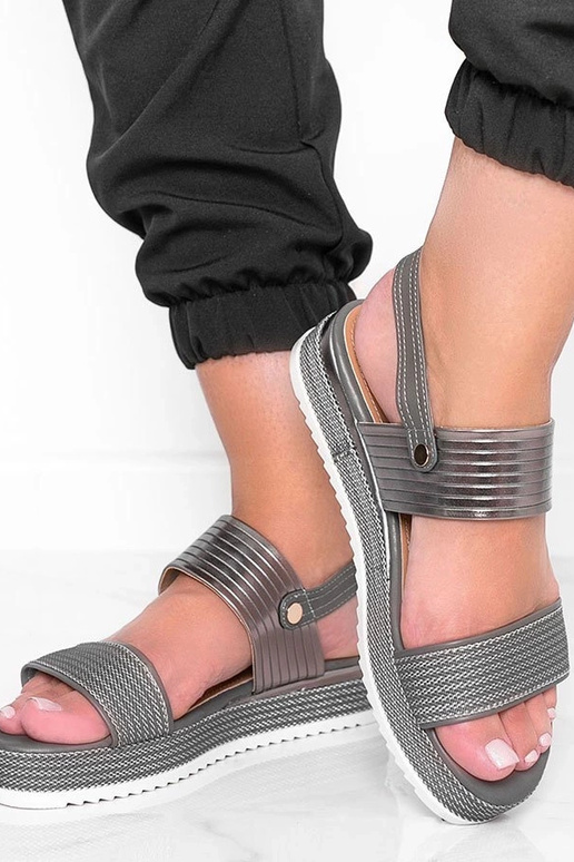 Pelēki basu apavi uz biezas zoles,...