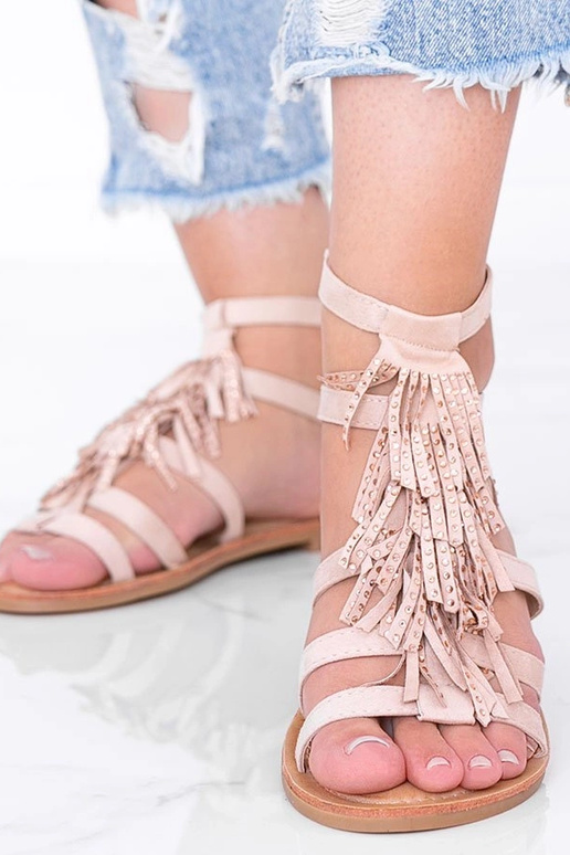 Smilšu krāsas sūnuļi ar pušķiem,...