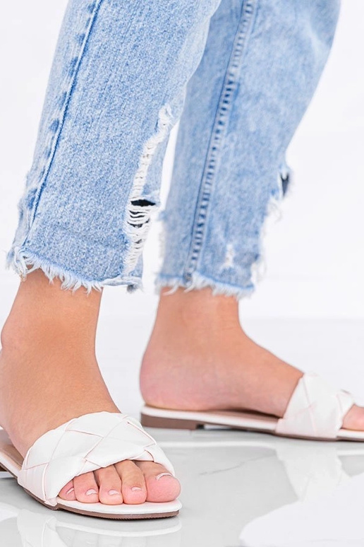 Smilšu krāsas sūnuļi ar pinumu...