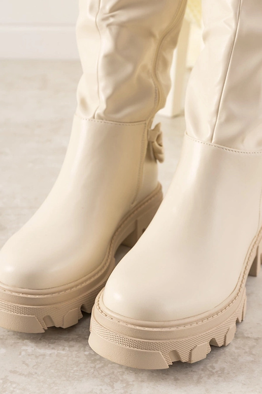 Smilškrāsas zābaki ar ķēdi, „Coniak"