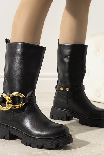 Melni izolēti puszābaki ar...