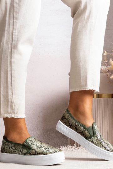 Zaļās Slip On Irving kedas