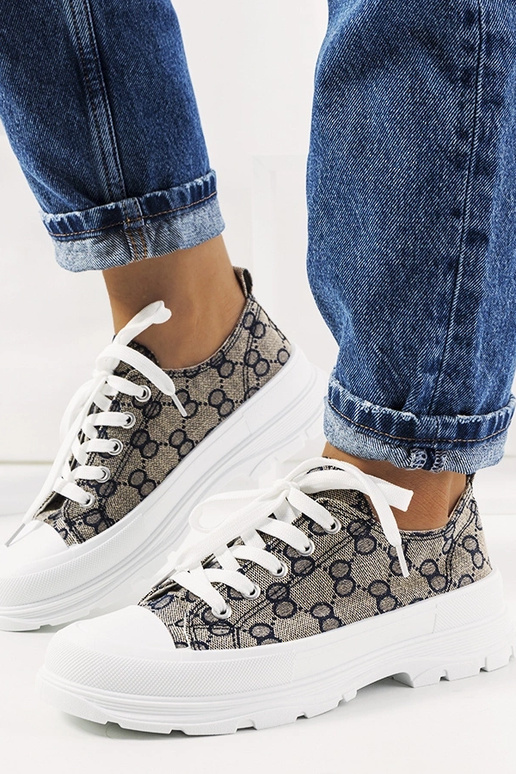 Zili-smilškrāsas apavi, „Waters"