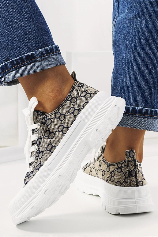 Zili-smilškrāsas apavi, „Waters"