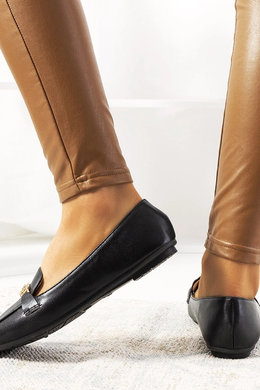 Melni, maigāki kvadrātveida purngalu...