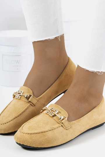 Bēši Cardoso sprādzes mokasīni