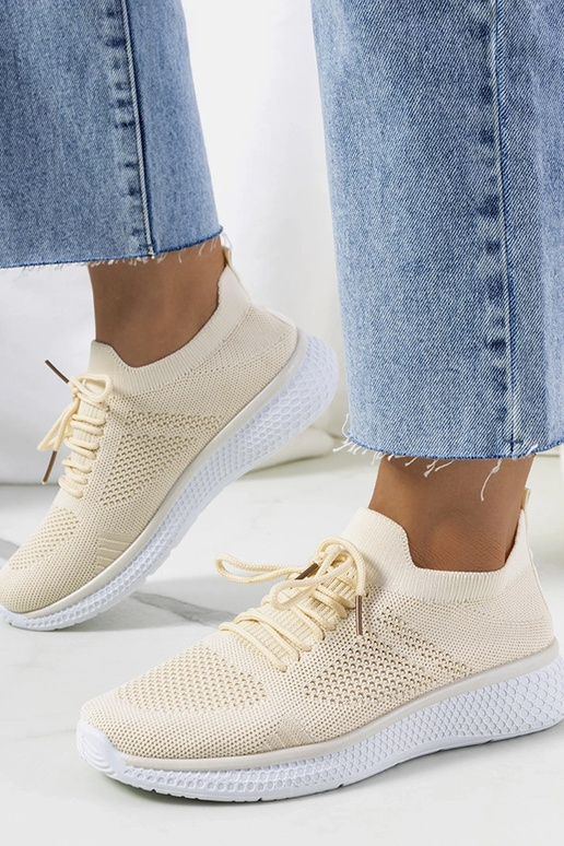 Michael's bēšas sporta kedas