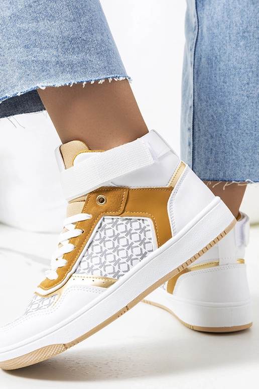 Baltas Emmers kedas ar augstu augšdaļu