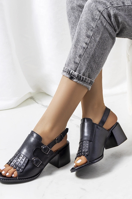 Melnas ādas sandales ar Zand virsu