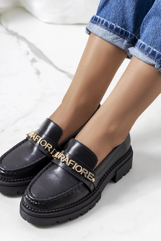 Melni mokasīni uz augstas zole,...